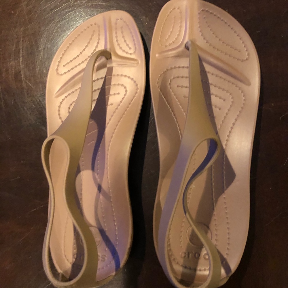 Women’s Bronze Sexi Flip Crocs NWOT